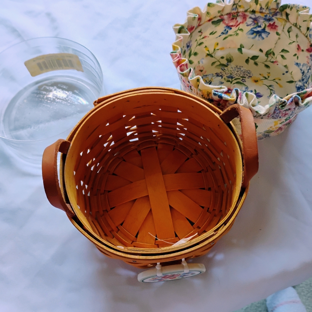 Longaberger Yellow Basket with Floral Liner - Picture 14 of 16